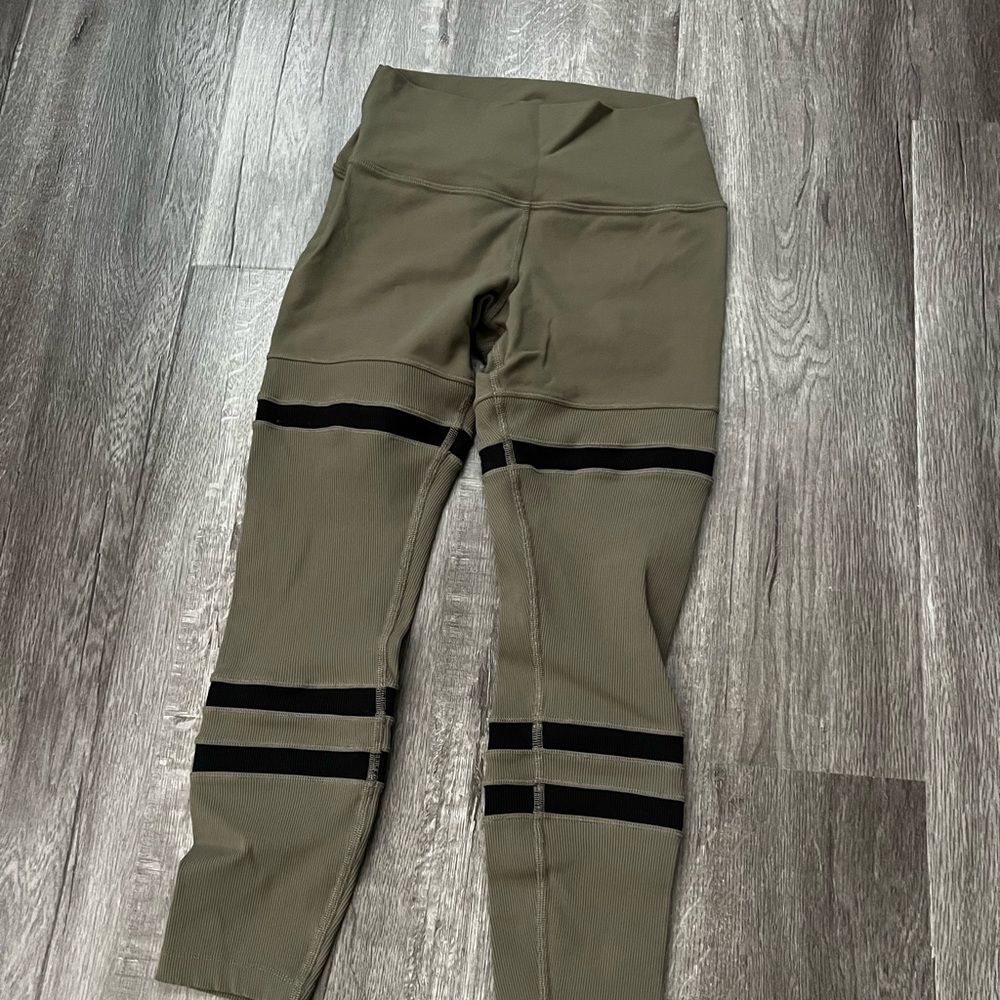 Alo Leggings
